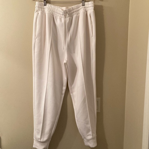 Women’s Ivory Tracksuit.  Size Large - Picture 11 of 11
